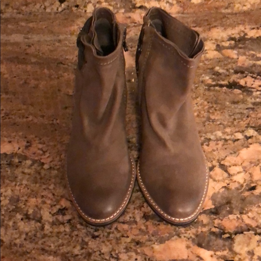 Dolce Vita booties